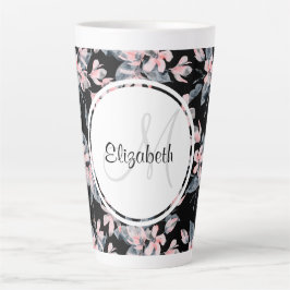 Taza De Café Latte Monograma del patrón acuático floral rosa y gris