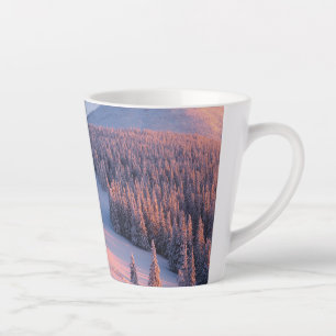 Taza De Café Latte Montañas nevadas