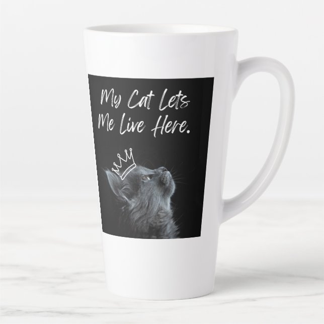 Taza De Café Latte My Cat Lets Me Live Here (Derecha)