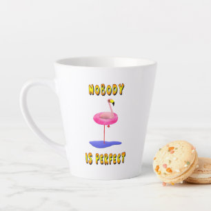 Taza De Café Latte Nadie es perfecto - flamingo con anillo de natació