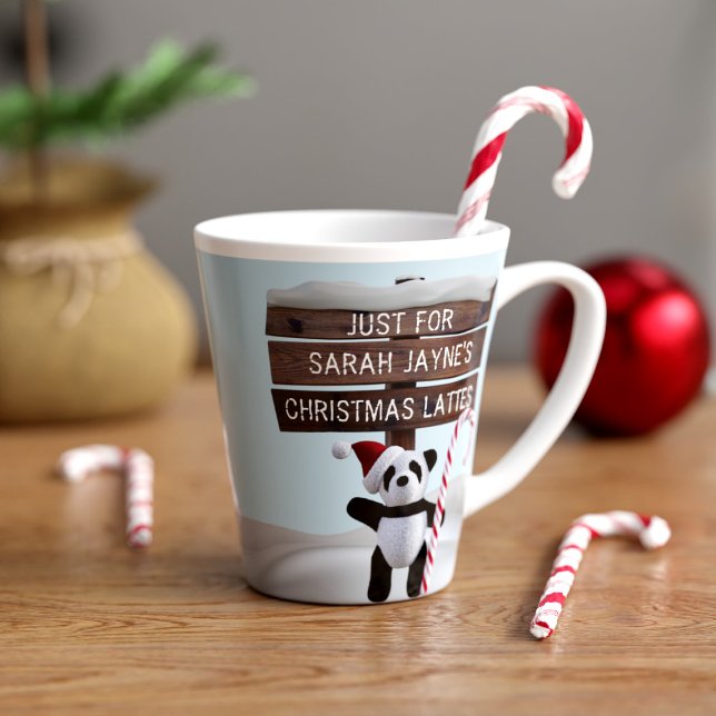 Taza De Café Latte Navidades festivos de café latte mug (For peppermint lattes and gingerbread ones too. Just add your name to this festive panda latte mug)