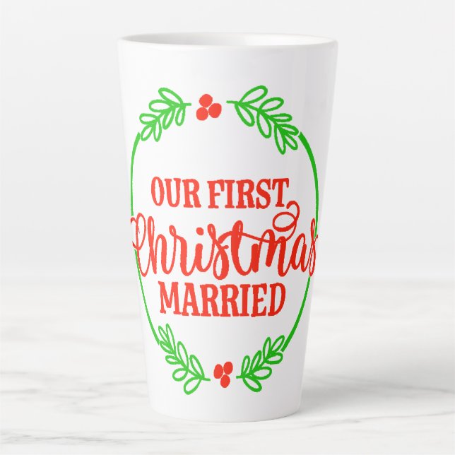 Taza De Café Latte Navidades Nuestro primer tazón casado de Navidad (Anverso)