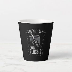 Taza De Café Latte No soy viejo, soy un clásico diseño de guitarra