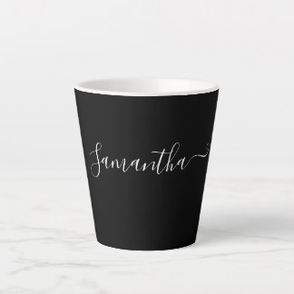 Taza De Café Latte Nombre de tipografía moderna de escritura blanca e