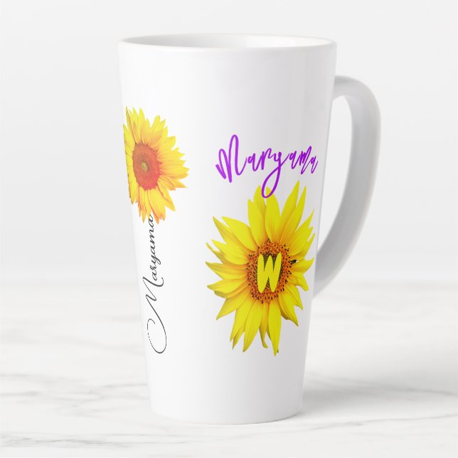 Taza De Café Latte Nombre floral y monograma | Girasol personalizado (Ángulo derecho)