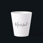 Taza De Café Latte Nombre moderno de la tipografía de guiones de moda<br><div class="desc">Tipografía de escritura popular de moda,  nombre personalizado latte mug con cambios tipográficos o florecimiento. Diseño tipográfico sencillo y elegante.</div>