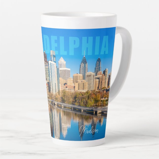 Taza De Café Latte Nombre personalizado Filadelfia Pennsylvania (Ángulo derecho)