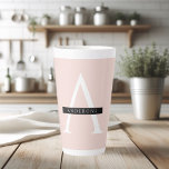 Taza De Café Latte Nombre personalizado rosa pastel minimalista<br><div class="desc">Nombre personalizado rosa pastel minimalista</div>