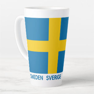 Taza De Café Latte Nombre personalizado y texto Bandera Sueca