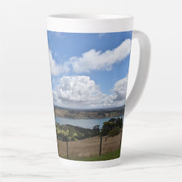 Taza De Café Latte Nubes sobre el lago Gnotuk Camperdown Latte Mug