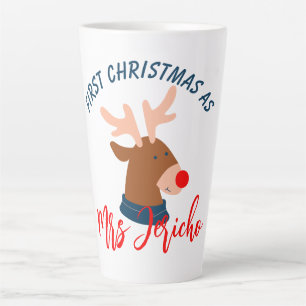 Taza De Café Latte Nuestra primera Navidad como Sr. y Sra. Newlyw Lat