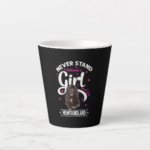 Taza De Café Latte Nunca se interponga entre una chica y su recién na