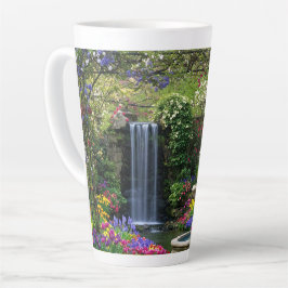Taza De Café Latte paisaje ajardinado