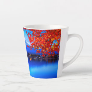 Taza De Café Latte Paisaje natural con fondo azul-20230