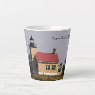 Taza De Café Latte Paro de lata del faro de Copper Harbor