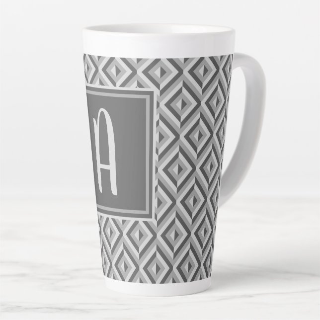 Taza De Café Latte Patrón de diamante monogramo gris de tres tonos (Ángulo derecho)