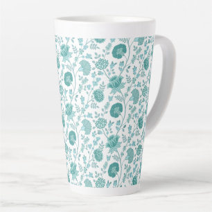 Taza De Café Latte Patrón de flores jacobeas cuenta sobre blanco