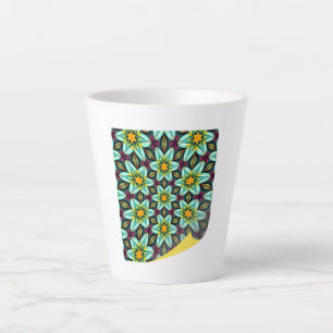 Taza De Café Latte Patrón floral de estrellas verdes