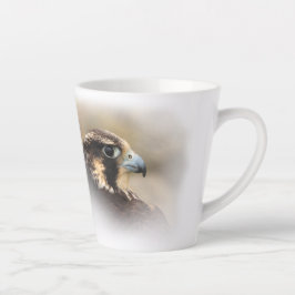 Taza De Café Latte Perfil visto de un halcón peregrino