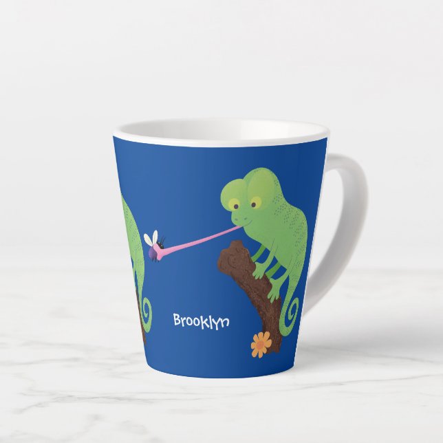 Taza De Café Latte Personalizado de lagarto de camaleón verde lindo (Ángulo derecho)