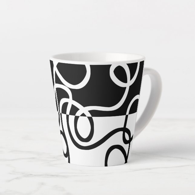 Taza De Café Latte Persuasión lineal I: Resumen en blanco y negro (Ángulo derecho)