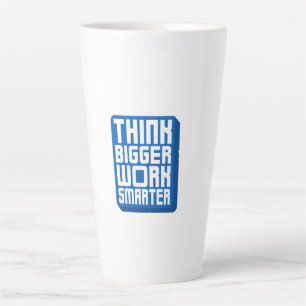 Taza De Café Latte Piensa Más Grande Trabaja Más Duro