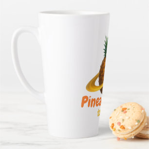 Taza De Café Latte Piña cósmica con órbita de anillo saturada