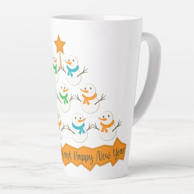 Taza De Café Latte Pirámide de árboles de Navidad hecha de muñecos de (Ángulo derecho)