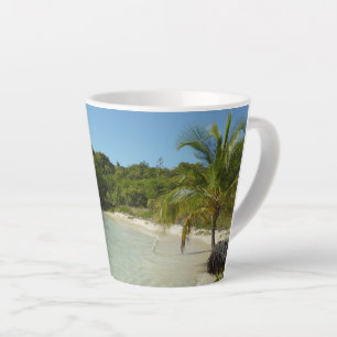 Taza De Café Latte Playa Antigua Hermoso Paisaje Tropical