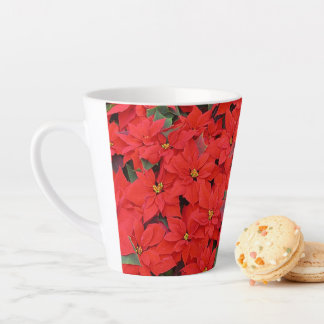 Taza De Café Latte Poinsettias rojas Navidad la foto floral navideña