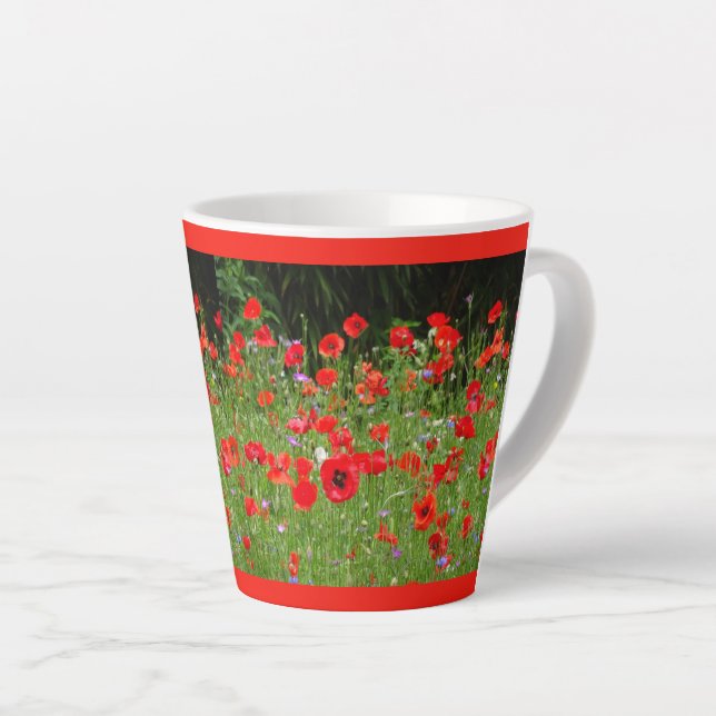Taza De Café Latte Polvo de campo de los pipetas rojas. Red Latte Mug (Ángulo derecho)