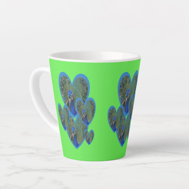 Taza De Café Latte Polvo de pavo real. BC Green Latte Mug (Ángulo izquierdo)