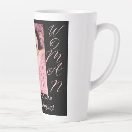 Taza De Café Latte Proverbios 31 Mujer Mug de latte negro y rosa