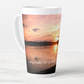 Taza De Café Latte Puesta del sol en el lago Caroga, Nueva York