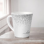 Taza De Café Latte Purpurina plateado Nombre de monograma Metalizado<br><div class="desc">Purpurina De Espuma Metálica De Relieve metalizado Faux De Plata Cepillado Monograma Metalizado Nombre Latte Café Cup Mug. Esto hace que el dulce perfecto cumpleaños 16, boda, ducha de novia, aniversario, ducha de bebé o fiesta de soltera sea regalo para alguien que ama el lujo glam y los estilos de...</div>