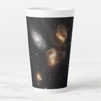 Taza De Café Latte Quinteto de Stephan: Un Naufragio Galáctico