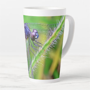 Taza De Café Latte Rasgos Espíritus de la libélula púrpura