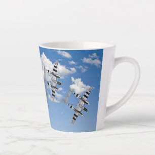 Taza De Café Latte Rayos P-38 con rayas D-Day en nubes