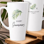 Taza De Café Latte Regalo de fiesta de bodas de hojas de palma de Gro<br><div class="desc">Muñeca de regalo para la fiesta de bodas que personalizar para tu novio - o para cualquiera en tu fiesta de bodas. Groomsman está escrito con letras en caligrafía manuscrita rápida y, fácilmente, puede cambiar esto a un papel diferente, ingresando a la herramienta de diseño o enviándome mensajes para obtener...</div>