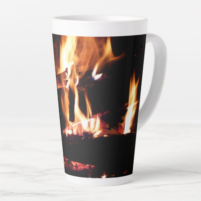 Taza De Café Latte Registros en la fotografía de fuego cálido de la c (Ángulo derecho)