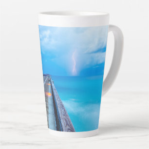 Taza De Café Latte Relámpago En El Pier Navarre Beach
