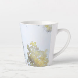 Taza De Café Latte Resplandor Dorado de Hoja Ancha