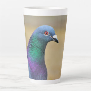 Taza De Café Latte retrato fotográfico de pájaro pichón colorido