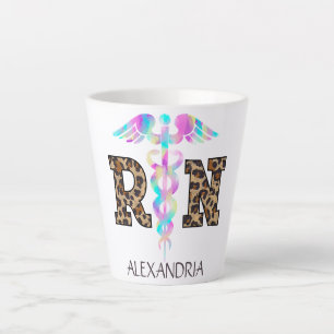 Taza De Café Latte "RN" en la impresión Leopard - Logotipo médico col