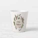 Taza De Café Latte Rústico trozo de madera de tiza<br><div class="desc">Tablero rústico y diseño de rodajas de madera. Con una hermosa follaje acuarela,  flores blancas,  trozos de madera y escritura a mano. Este diseño moderno le da un toque de elegancia para cualquier ocasión</div>