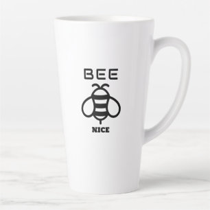 Taza De Café Latte Sé amable con un diseño minimalista