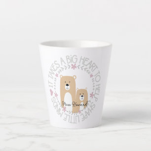 Taza De Café Latte se necesita un gran corazón para ayudar a dar form