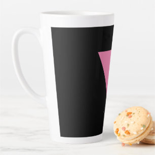 Taza De Café Latte Símbolo rosa brillante de la bandera del triángulo