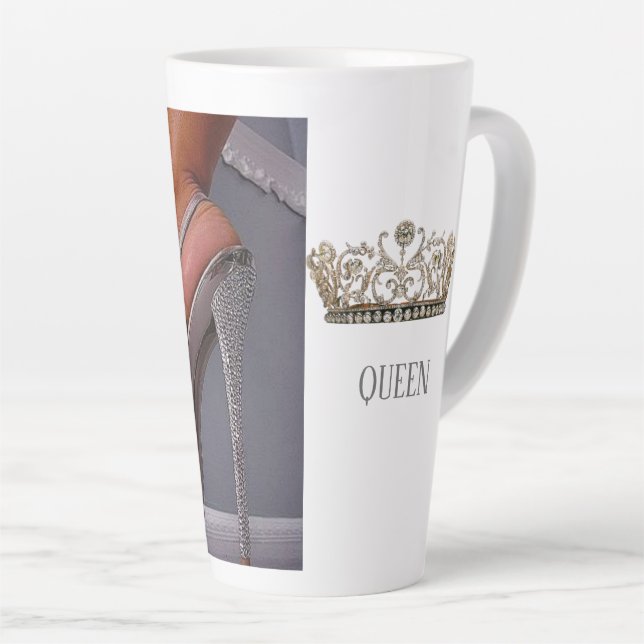 Taza De Café Latte Sip como Royalty cuando compras nuestro Queen Mug! (Ángulo derecho)