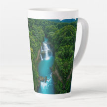 "Sips by the Falls - Cascada tropical